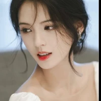 Mai Tuyết__nv cửa hàng 