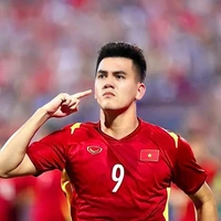 Nguyễn Tiến Linh - anh thể