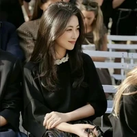 Hoa Liên ( mẹ nàng )