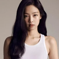 ᴋɪᴍ ᴊᴇɴɴɪᴇ [ ᴇᴍ ]