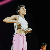 isaac(anh xái)