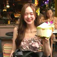 June Wanwimol (nàng)