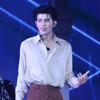 Pond Naravit (hắn)