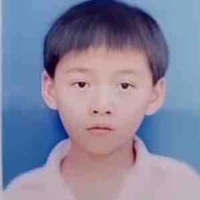 Hoàng Hùng 9 tuổi