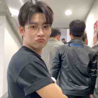 Hoàng Hùng 18 tuổi
