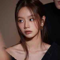 Lee Hyeri ( 28 tuổi )