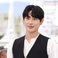 Yim- Si Wan