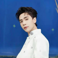 Tongtai lạnh lùng