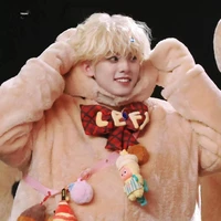 Tả Hàng ( cậu) 20 tuổi