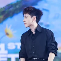 hùng[thư kí]