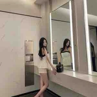 Tạ Vy
