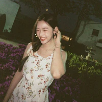 Film ( F )