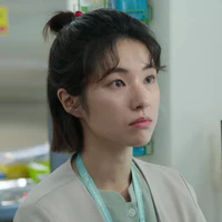 Y tá `Cheon Jang Mi