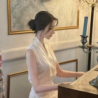 Ánh Hồng|hiệu trưởng|