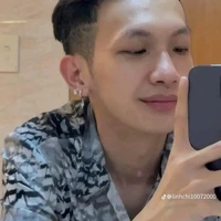 Phạm Vũ Hoài Nam . red