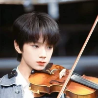 Vương Lỗ Kiệt- anh trai cậu