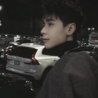 Q. hùng