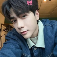 Lê Quang Hùng (phone)