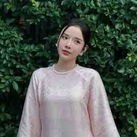 Nguyễn Hoàng Ly - LyLy