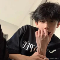 tùng anh trai nu82