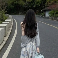 Bạch Bảo Khánh Hân
- Mẹ cô