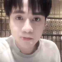 Quang Hùng[em]