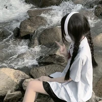 Hồ Hải Nguyệt [Hilary]