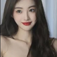 Nhã Hương Uyên( chị họ n9 )