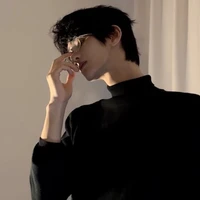 Trịnh Hoàng- anh cả cô