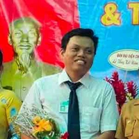 Anh Vũ(gv toánN)-bị thua kèo nên thêm😔