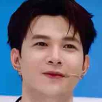 Bùi  Anh Tú