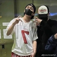 T là ai ko quan trọng