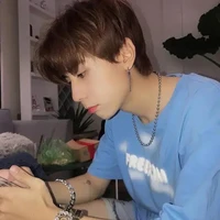 hùng