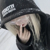 Phương Anh [ chị gái Duy ]