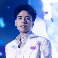 Hùng (phone)