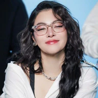 Faye ( lúc 23 tuổi)