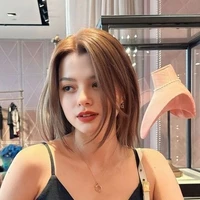 Becky Armstrong (em)