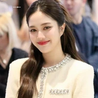 Freen Sarocha (chị)