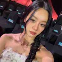 Lee Hyeri (cô)