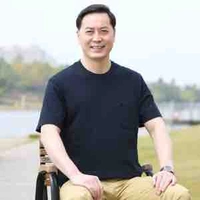 Ông Nguyễn Khải - bố Vy