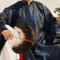 Ông Bá hộ(cha hắn)