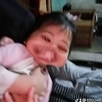 Mụ tác giả chứ còn ai nx