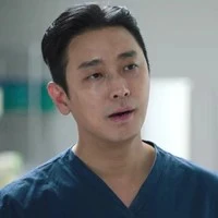 Giáo Sư Baek Kang Hyun