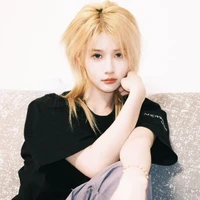 Trần Kha [Chị]