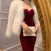 Vợ của trưởng phòng