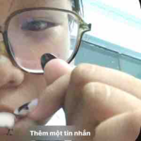 Ngồi trong toilét gào thét tên anh