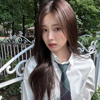 Kang Hyewon [17 tuổi]