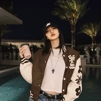 Lalisa Manoban ( em )