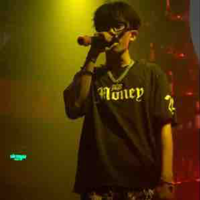 Hoàng Lê bảo minh