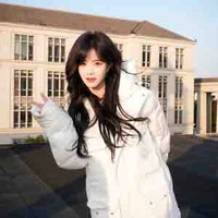 Bách Hân Dư - Bách